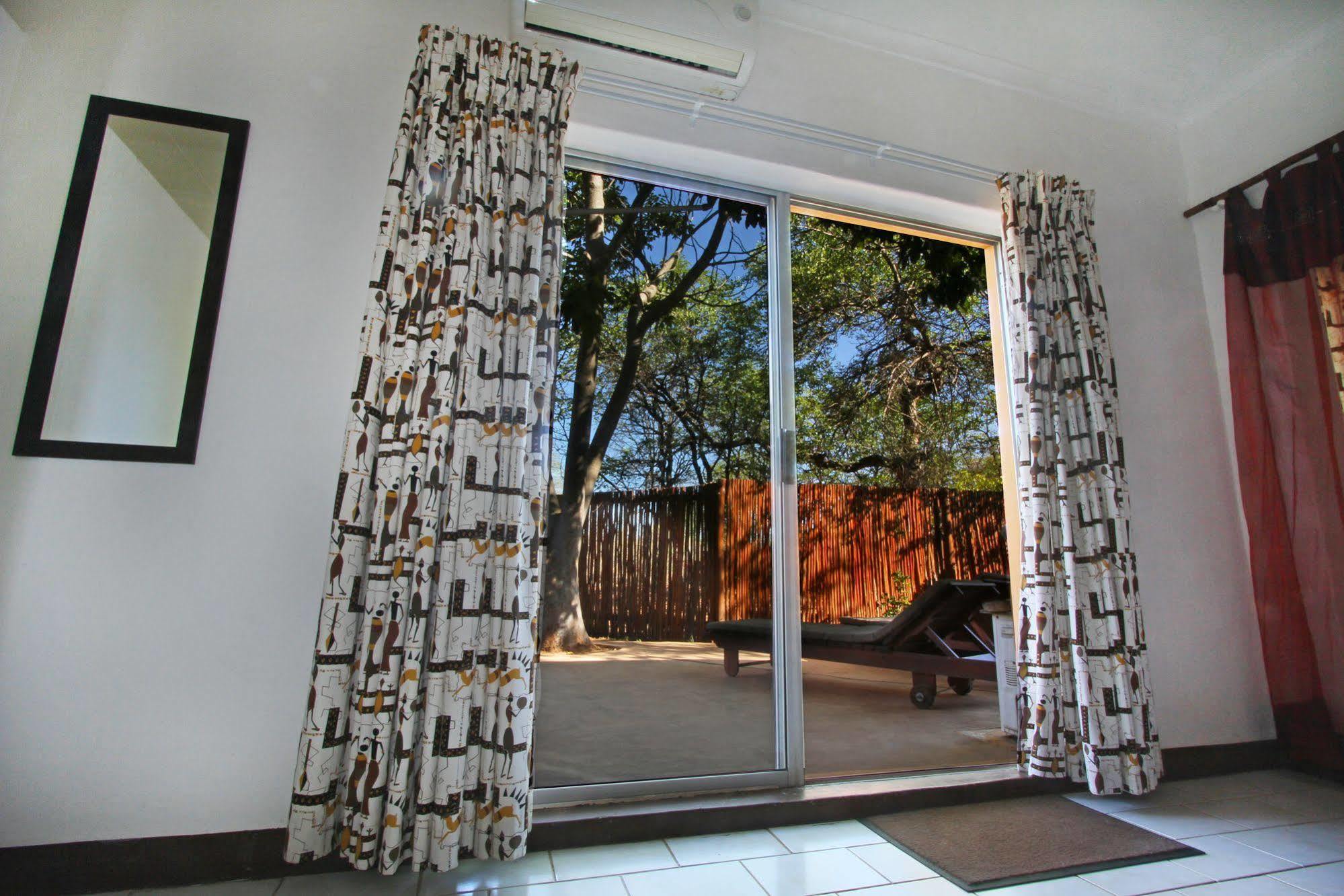 פאלאבורווה Normann Safari Bush Lodge מראה חיצוני תמונה